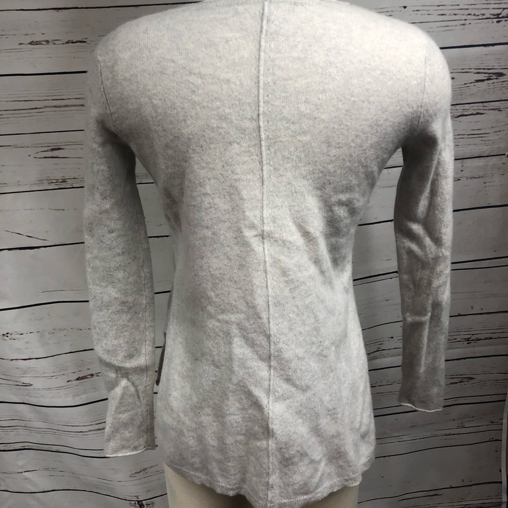 Saks Fifth Ave Grey Cashmere‎ Sweater - Picture 7 of 8